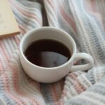 服の間の空気が、体温を守る