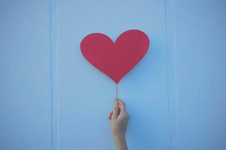 LOVE MYSELFから、SPEAK YOURSELFへ——自分を愛することは、自分の声を消さないこと