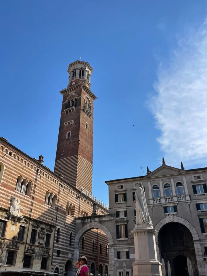 ランベルティの塔(Torre dei Lamberti)